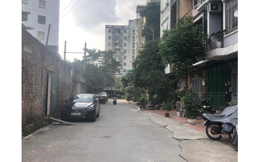 Cho thuê nhà ngõ ô tô tránh Phùng Khoang - Thanh Xuân - 50m - 5 tầng - 18 triệu 0934688687